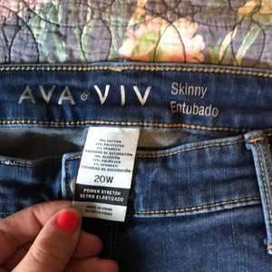 Ava & Viv size 20 distressed skinny jeans